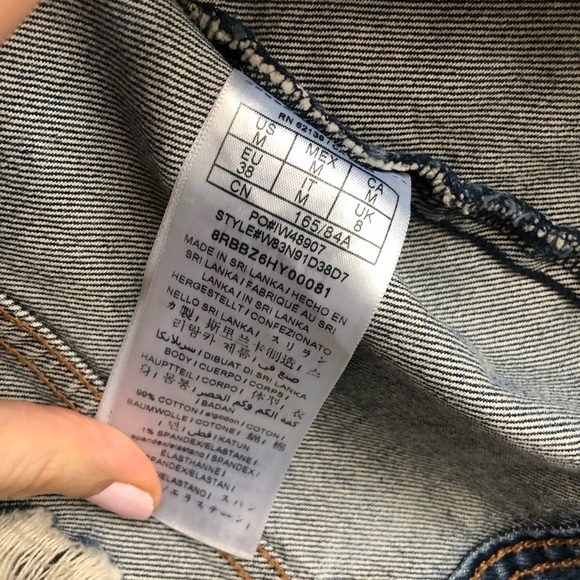 GUESS by Los Angeles Faux fur distressed jean jacket with removable fur medium - Picture 12 of 13